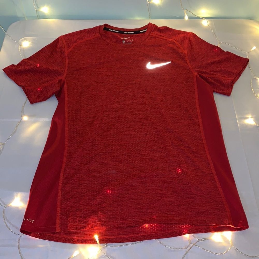 Nike Dry Fit TShirt, Men’s size Medium